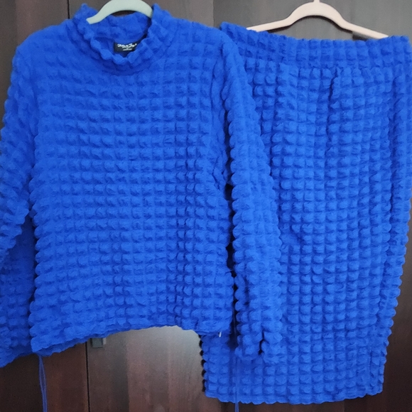 Jolie&Joy Bright Blue Textured Knit Skirt Set. Top 2x Skirt 1x NWOT - Picture 1 of 4
